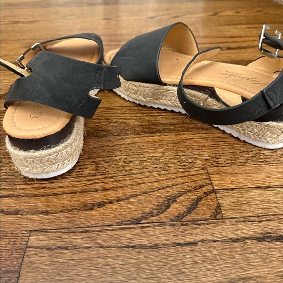 EUC Vepose Black Espadrille Shoes with Woven Platform- size 8.5 - Picture 4 of 6